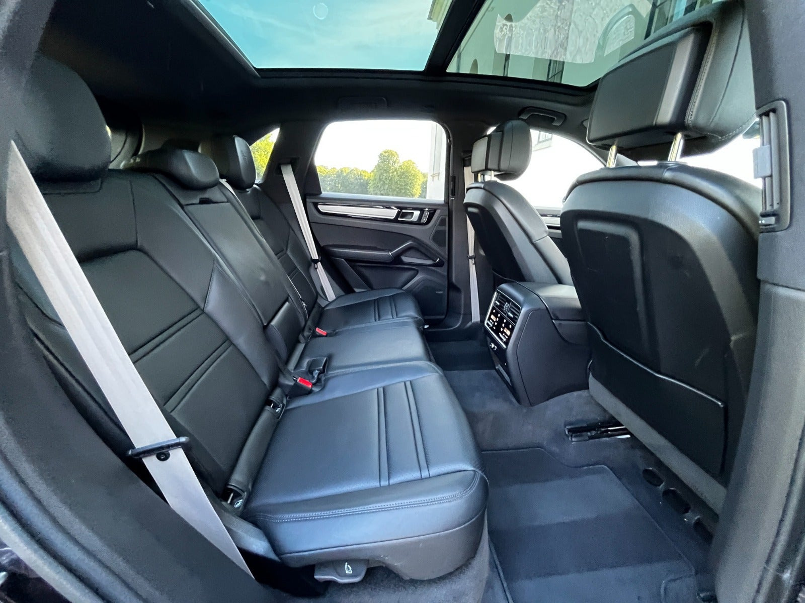 Bronze Porsche Cayenne fra 2022