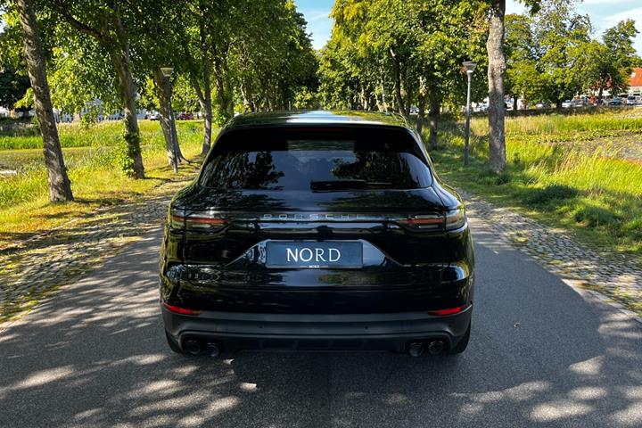 Bronze Porsche Cayenne fra 2022