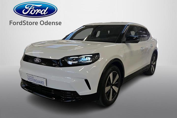Hvid Ford Capri fra 2025 set udefra