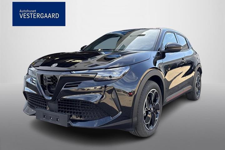 Sort Alfa Romeo Junior fra 2025