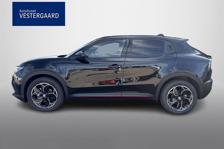Sort Alfa Romeo Junior fra 2025