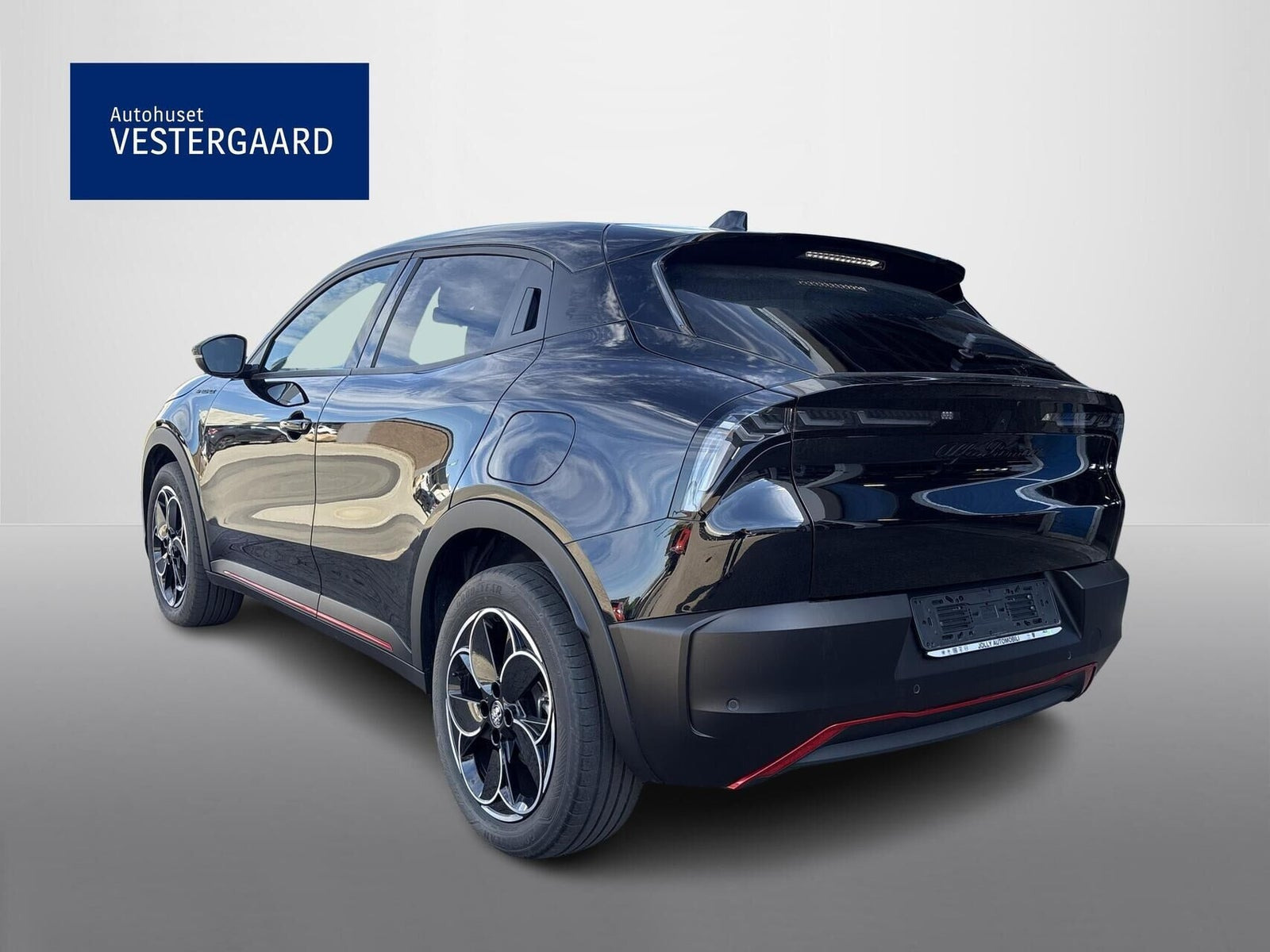 Sort Alfa Romeo Junior fra 2025
