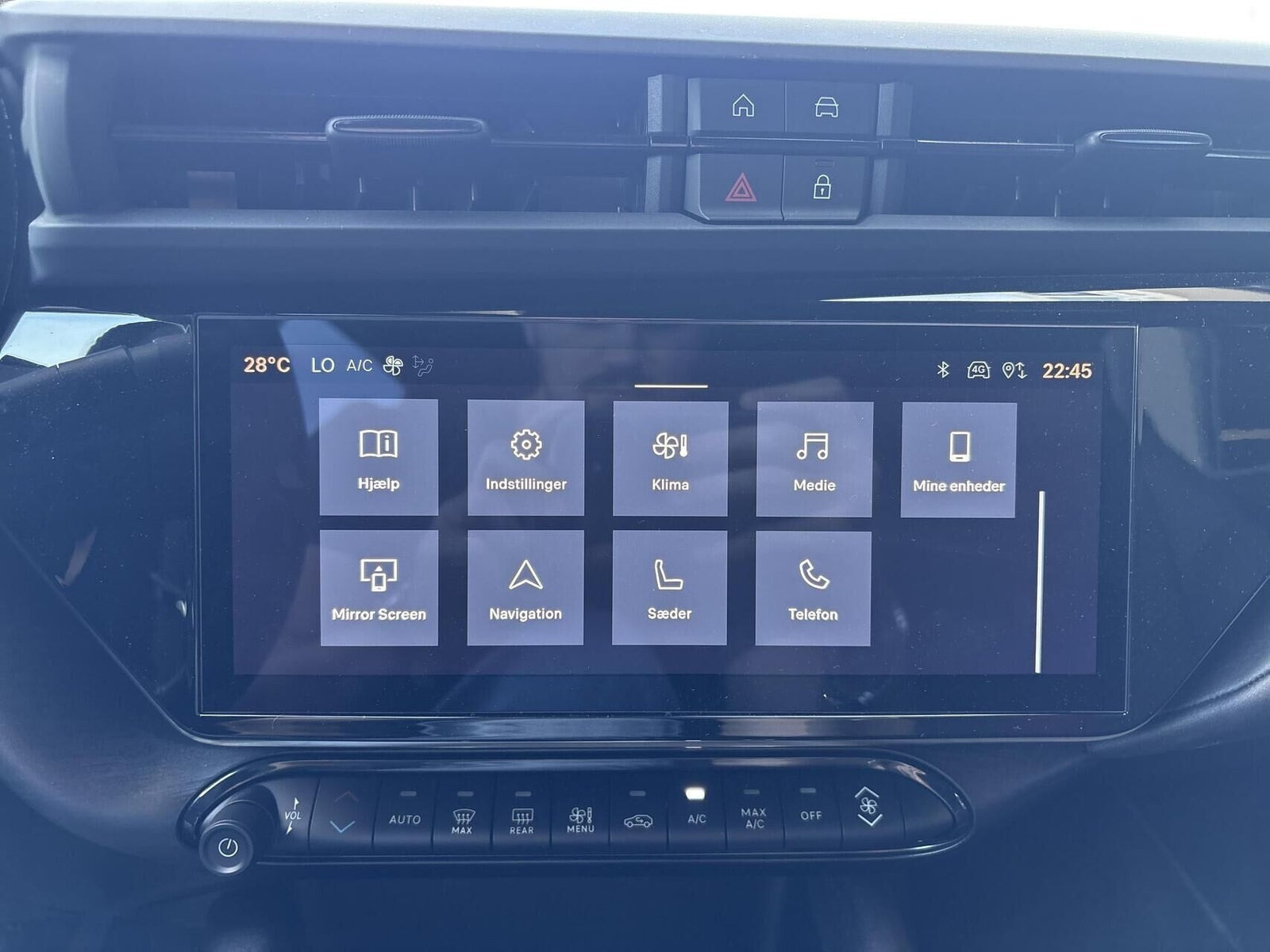 Sort Alfa Romeo Junior fra 2025