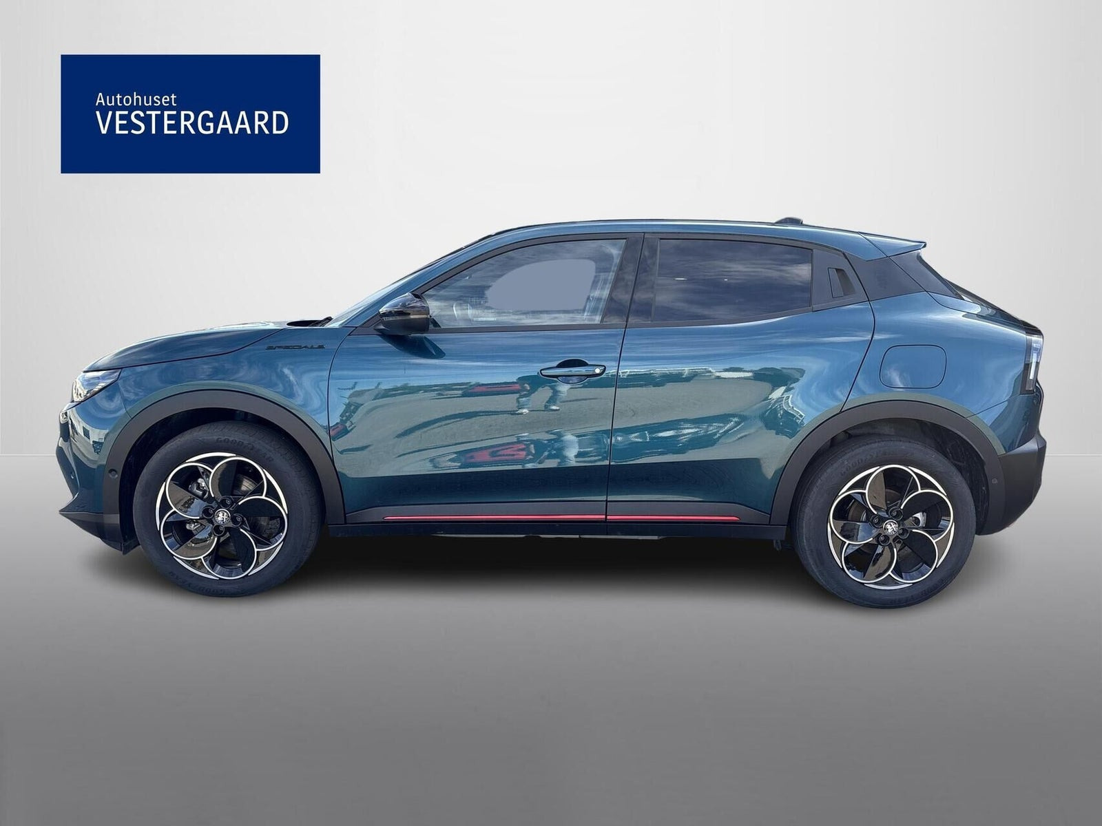 Blå Alfa Romeo Junior fra 2025