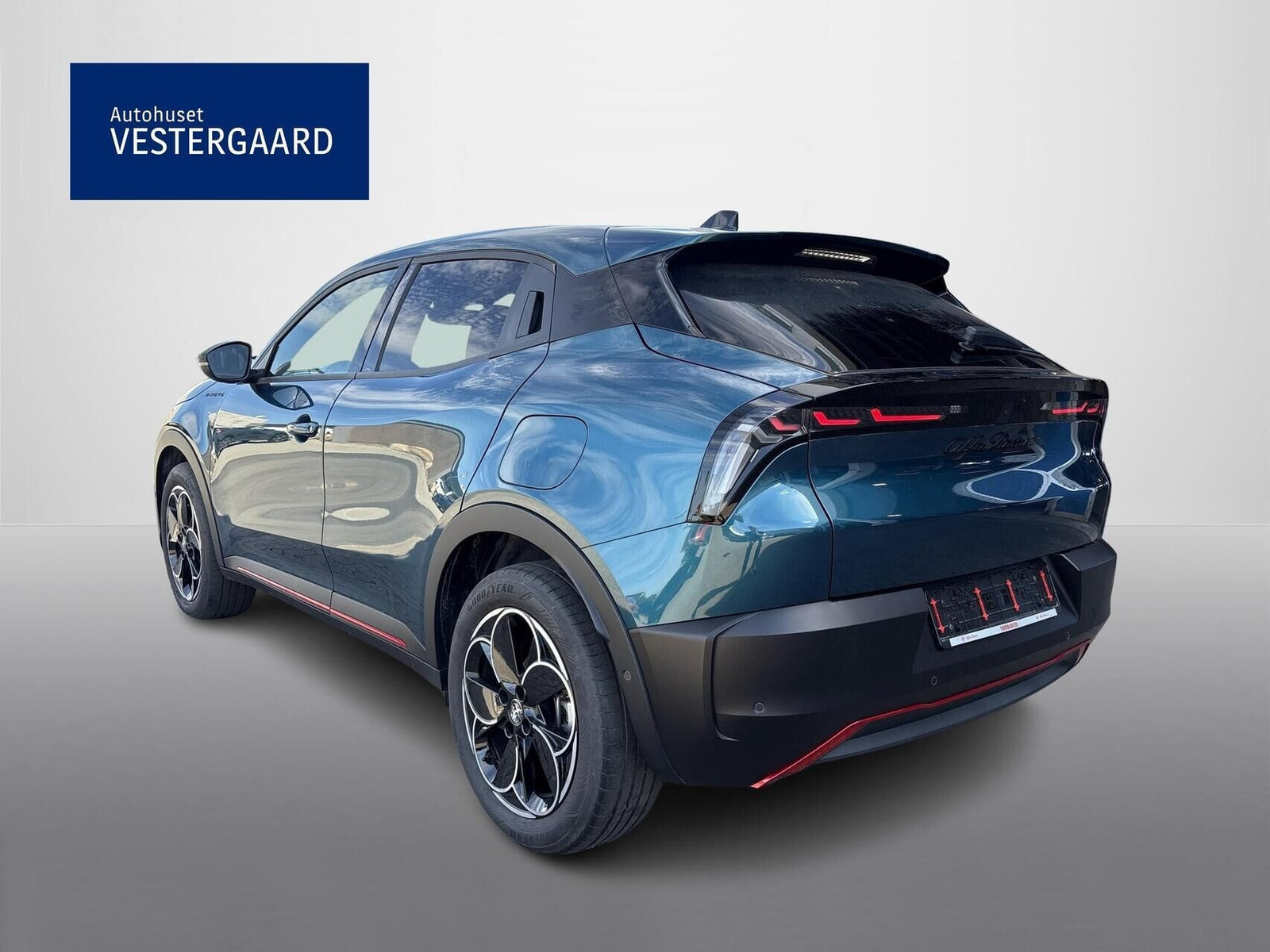 Blå Alfa Romeo Junior fra 2025