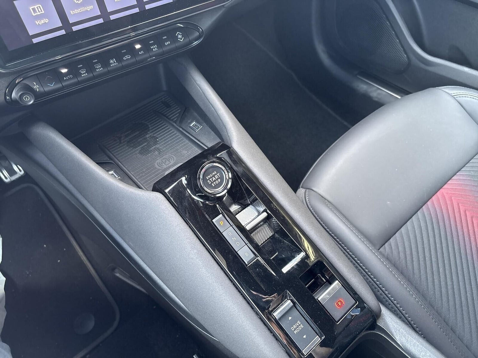 Blå Alfa Romeo Junior fra 2025