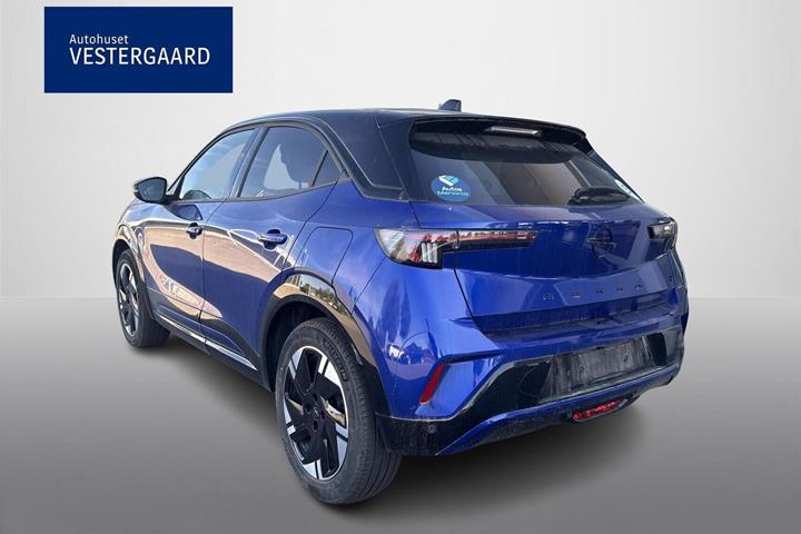 Blå Opel Mokka-e fra 2025
