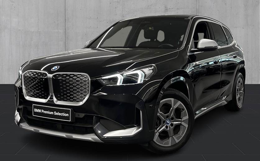 BMW iX1 eDrive20 X-Line