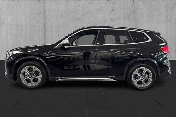Sort BMW iX1 fra 2024