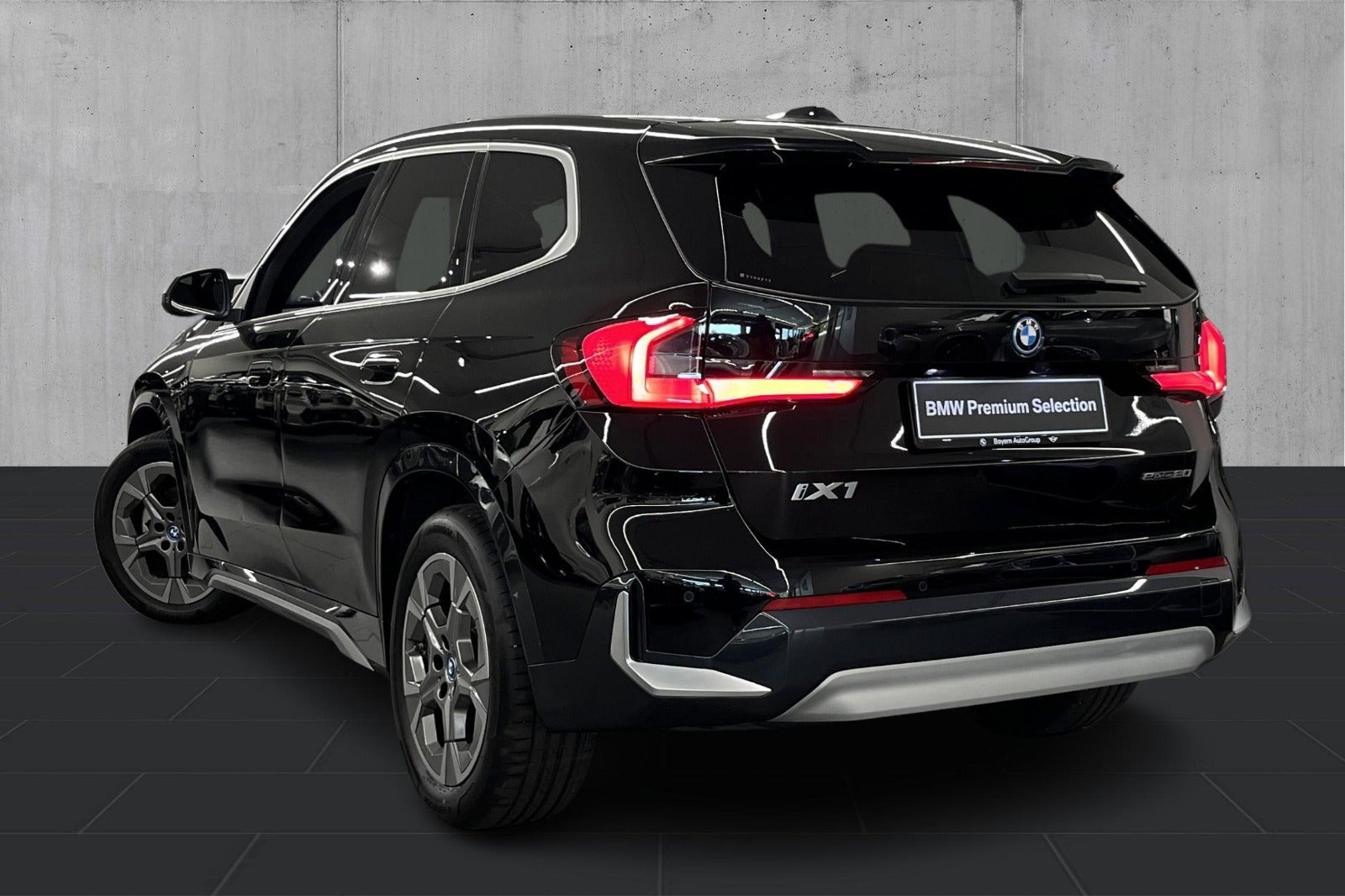 Sort BMW iX1 fra 2024