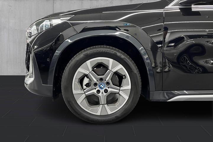 Sort BMW iX1 fra 2024