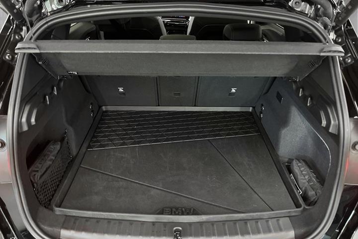 Sort BMW iX1 fra 2024