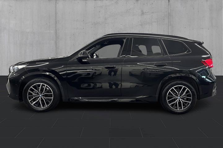 Sort BMW iX1 fra 2025
