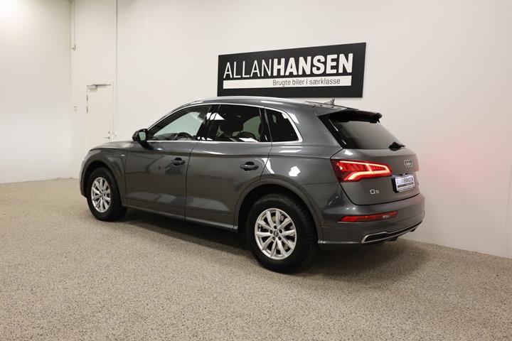 Grå Audi Q5 fra 2017