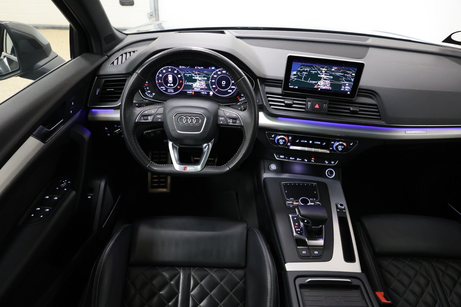 Grå Audi Q5 fra 2017