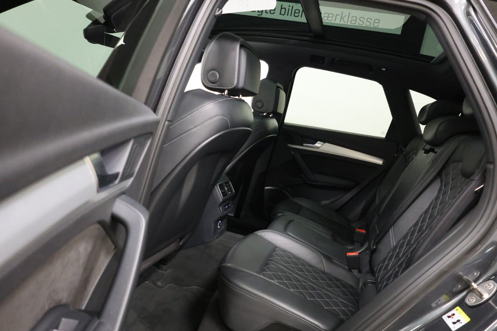 Grå Audi Q5 fra 2017