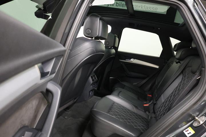 Grå Audi Q5 fra 2017