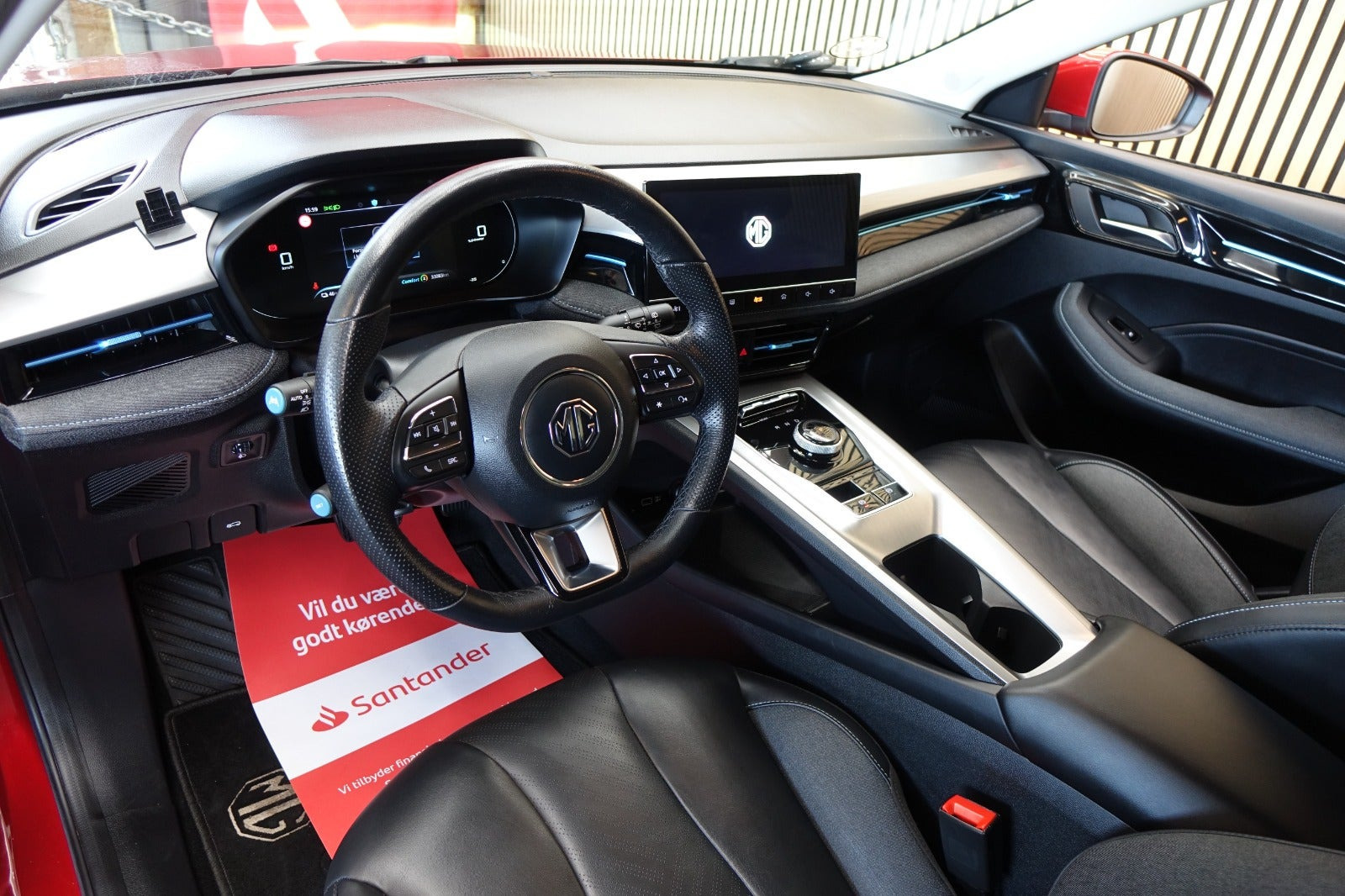 Rød MG MG5 fra 2022