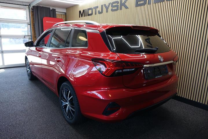 Rød MG MG5 fra 2022