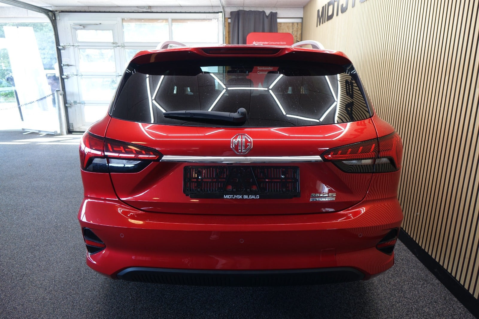 Rød MG MG5 fra 2022