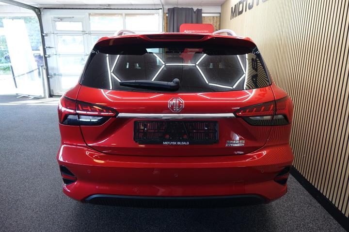 Rød MG MG5 fra 2022