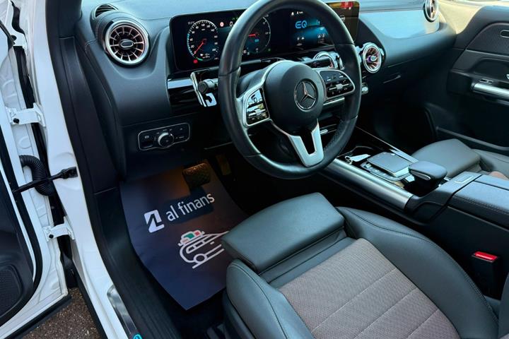 Hvid Mercedes EQA250 fra 2022