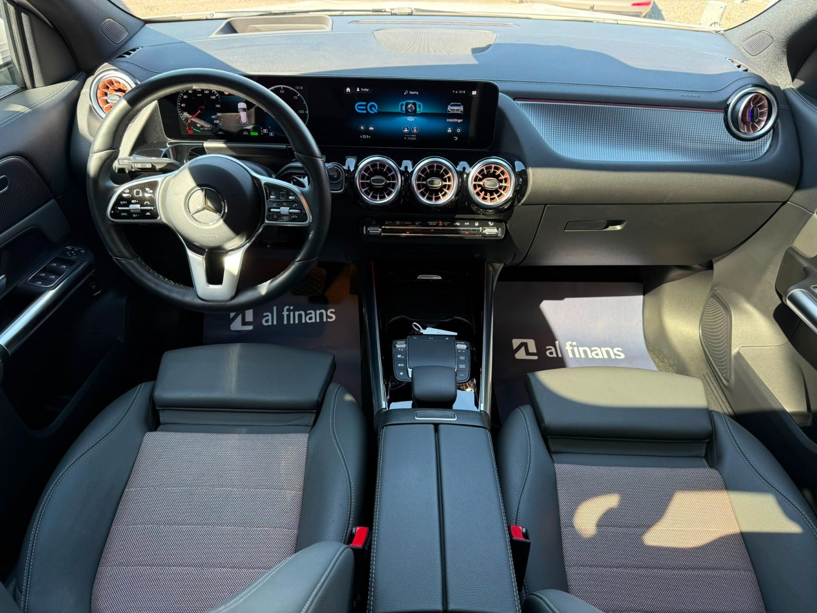 Hvid Mercedes EQA250 fra 2022