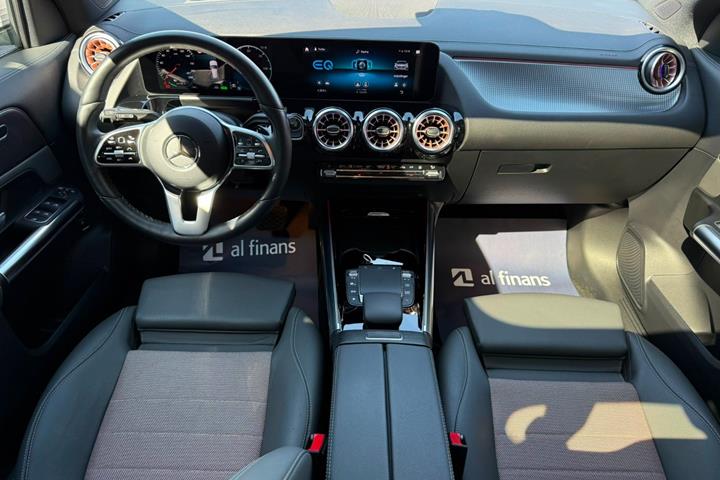 Hvid Mercedes EQA250 fra 2022