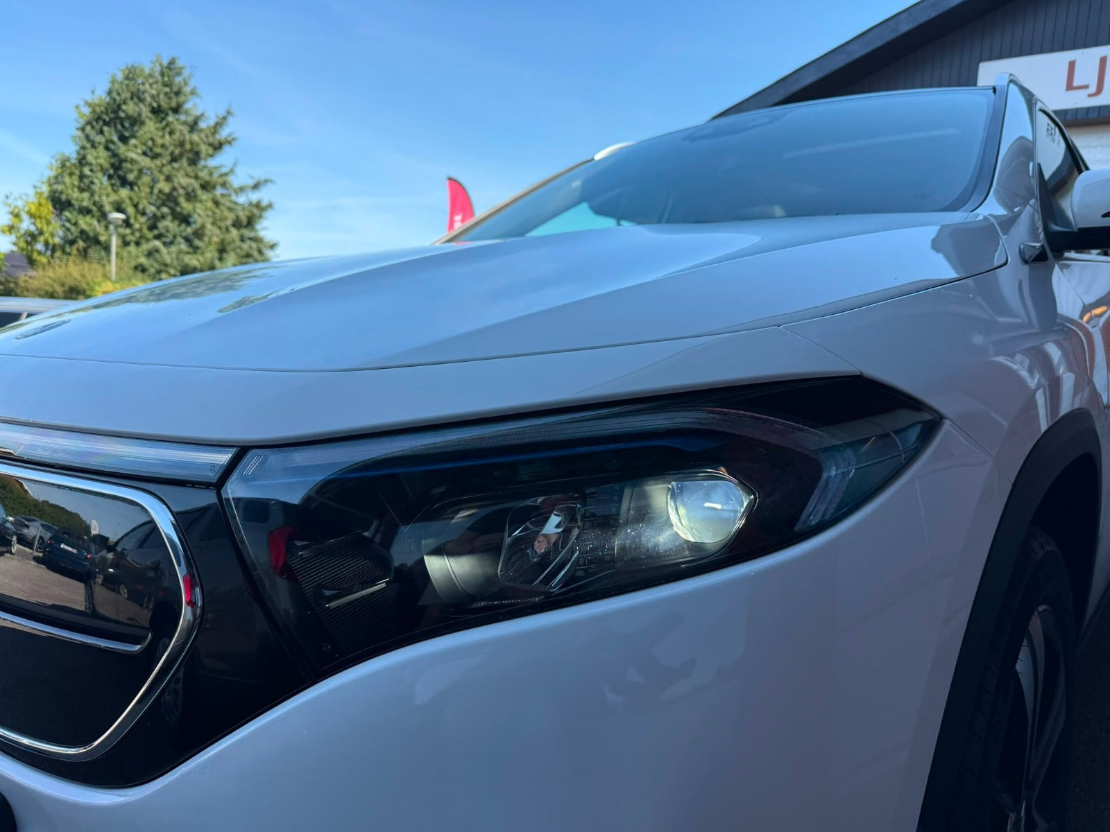 Hvid Mercedes EQA250 fra 2022