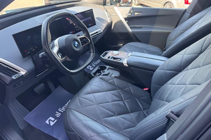 Sort BMW iX fra 2023