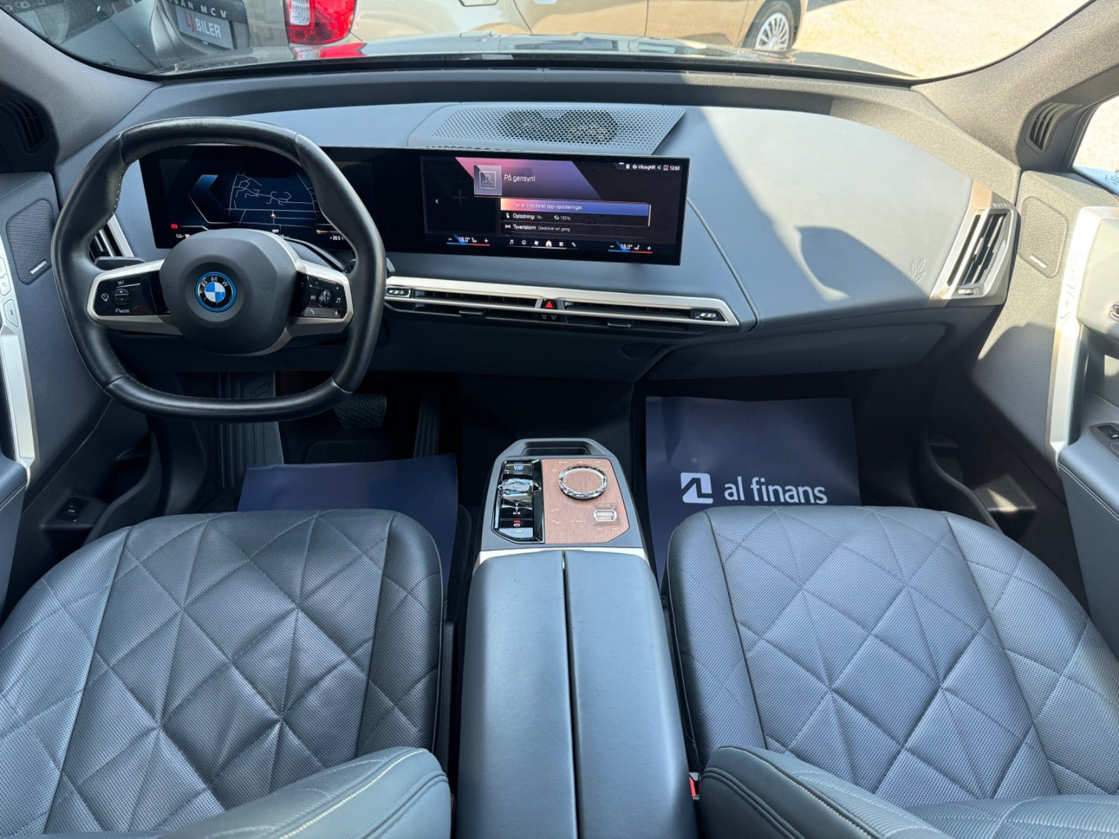Sort BMW iX fra 2023