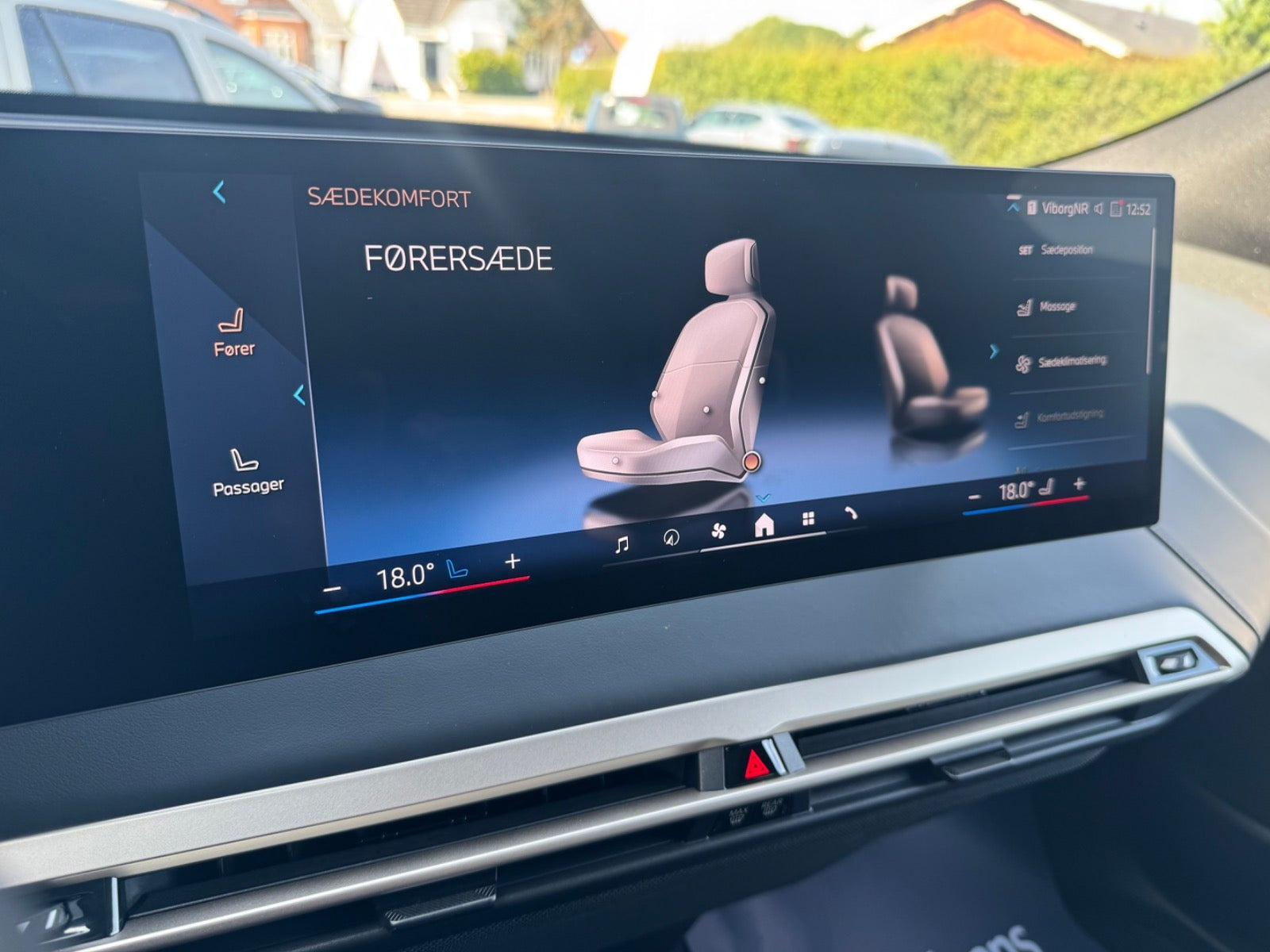 BMW iX xDrive40, 326hp, 2024