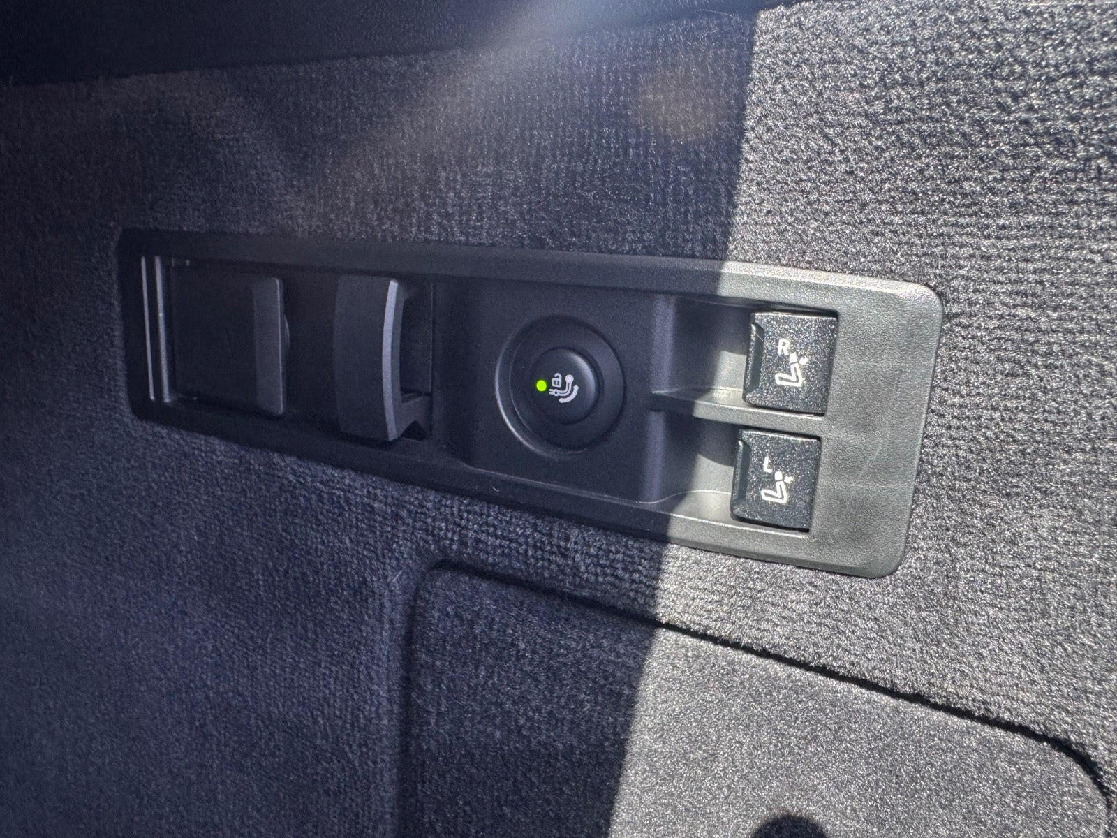 BMW iX xDrive40, 326hp, 2024