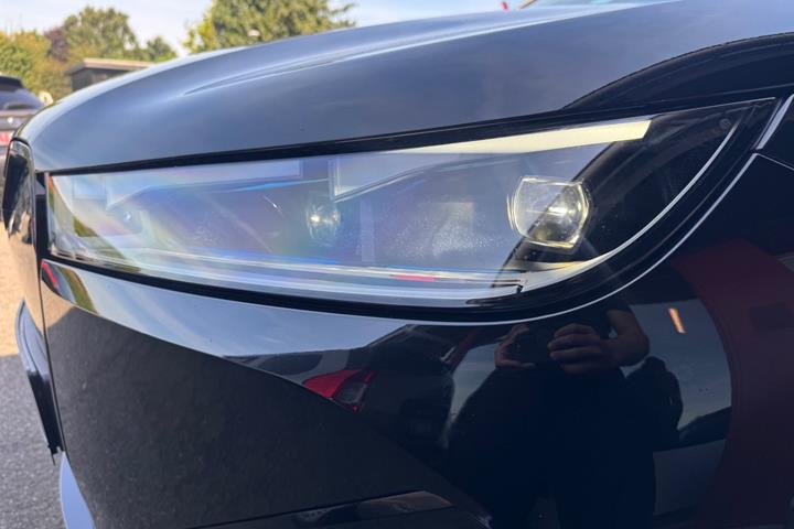 Sort BMW iX fra 2023