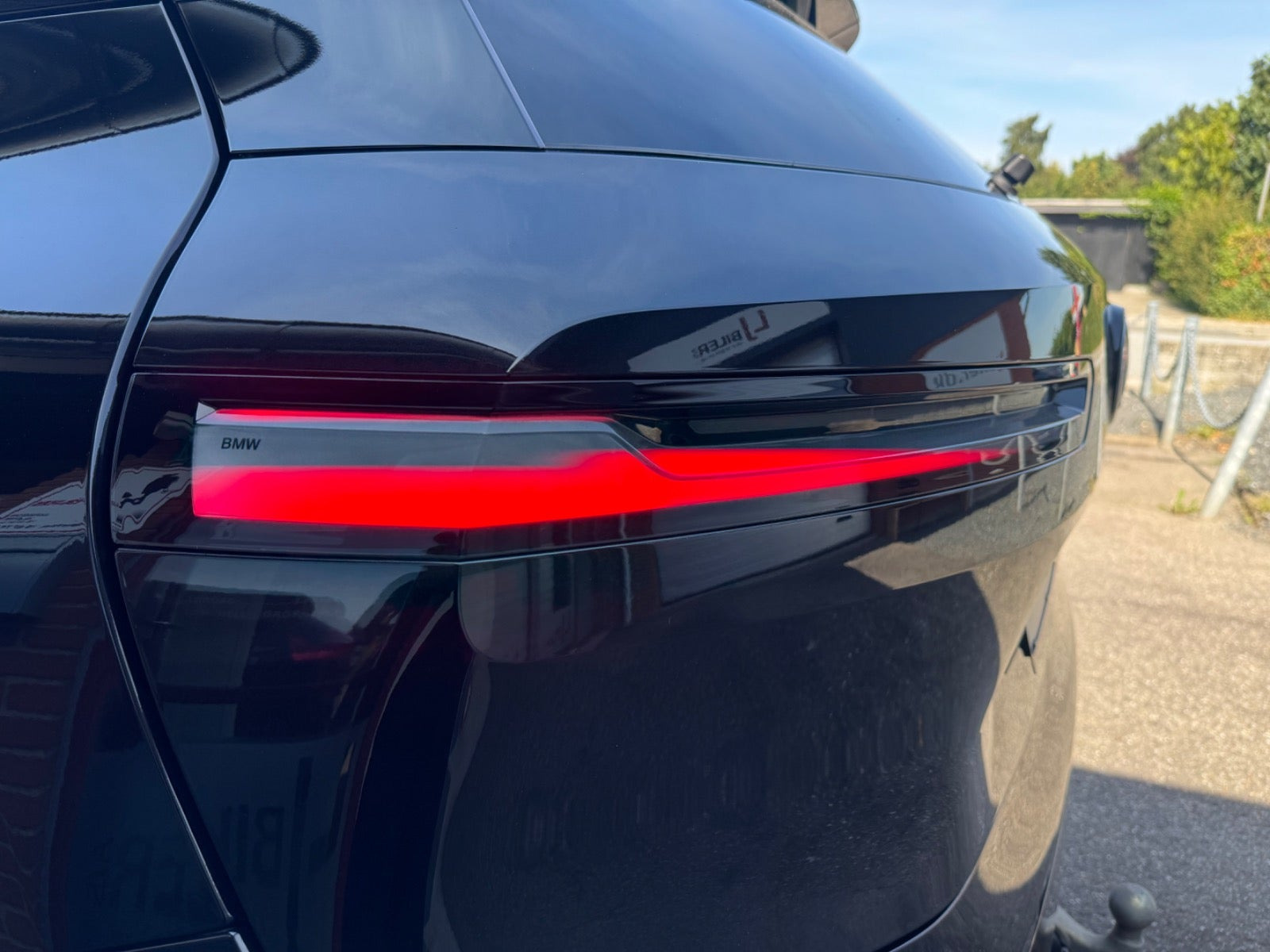 Sort BMW iX fra 2023