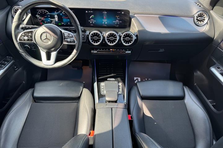 Hvid Mercedes EQA250 fra 2021