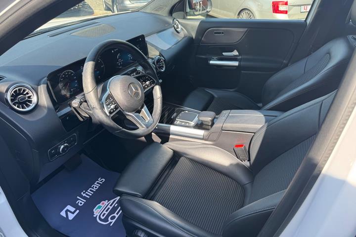 Hvid Mercedes EQA250 fra 2021