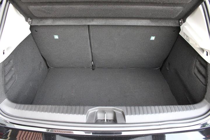 Sort Renault Clio V fra 2021