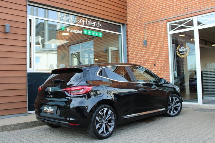 Sort Renault Clio V fra 2021