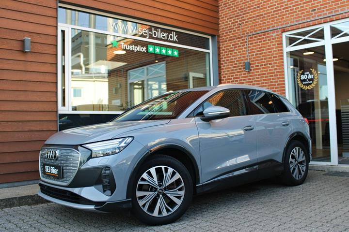 Grå Audi Q4 e-tron fra 2022