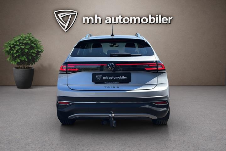 Sølv VW Taigo fra 2022