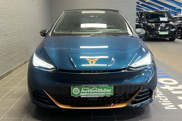 Blå Cupra Born fra 2024