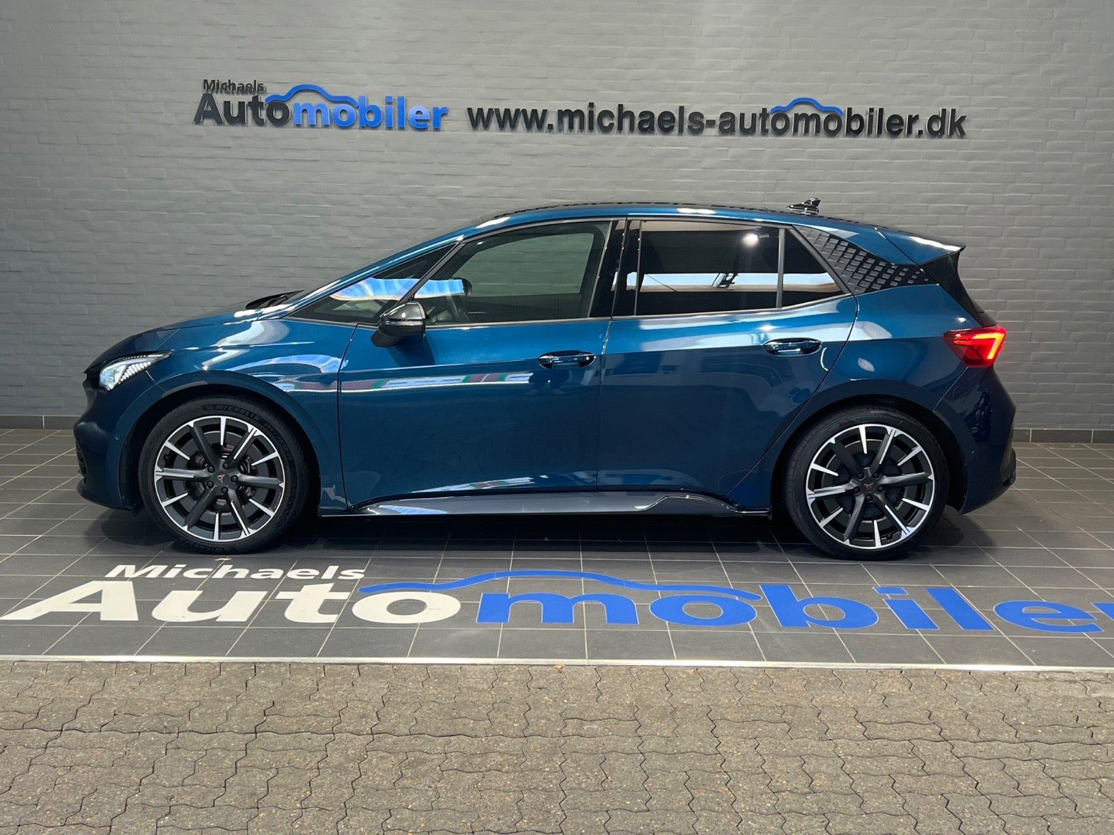 Blå Cupra Born fra 2024