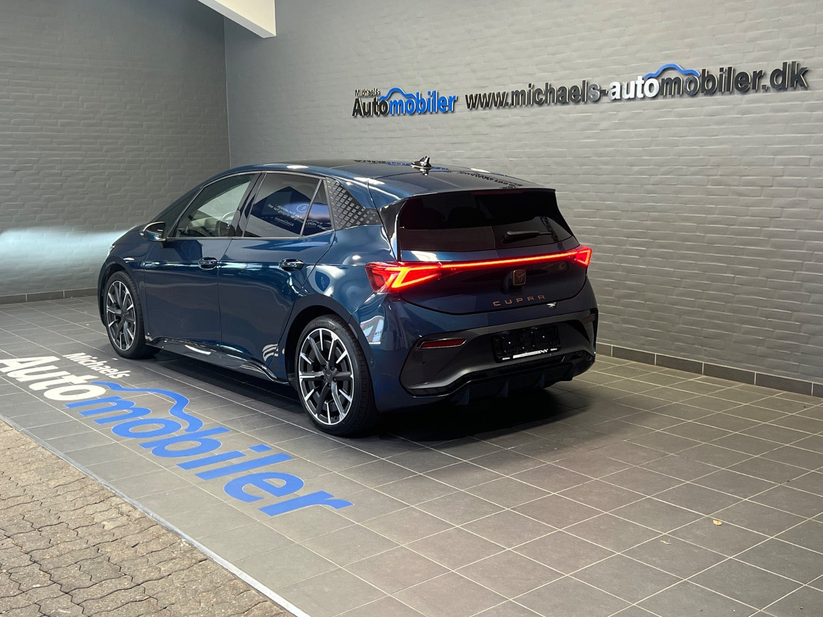 Blå Cupra Born fra 2024
