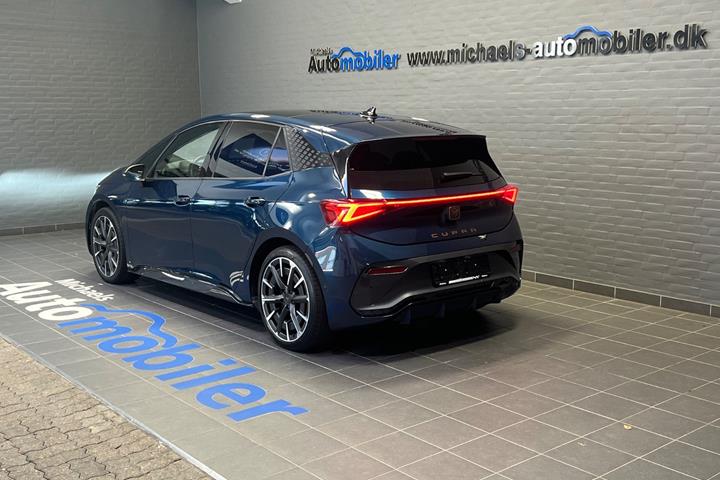 Blå Cupra Born fra 2024
