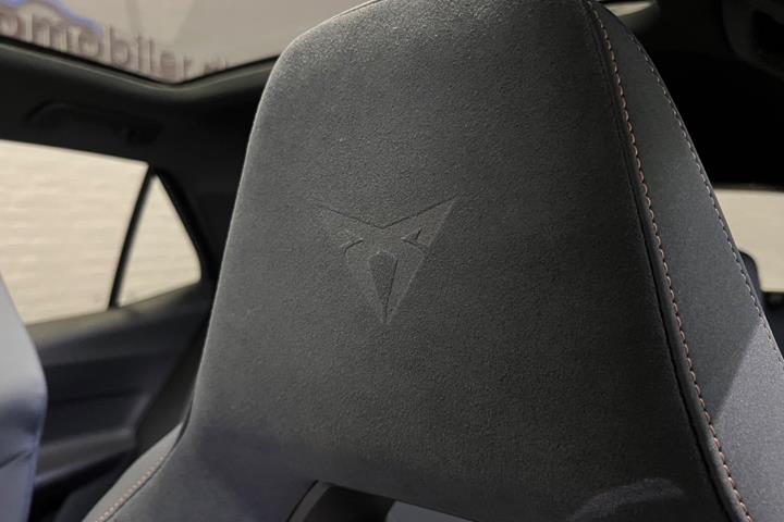 Blå Cupra Born fra 2024