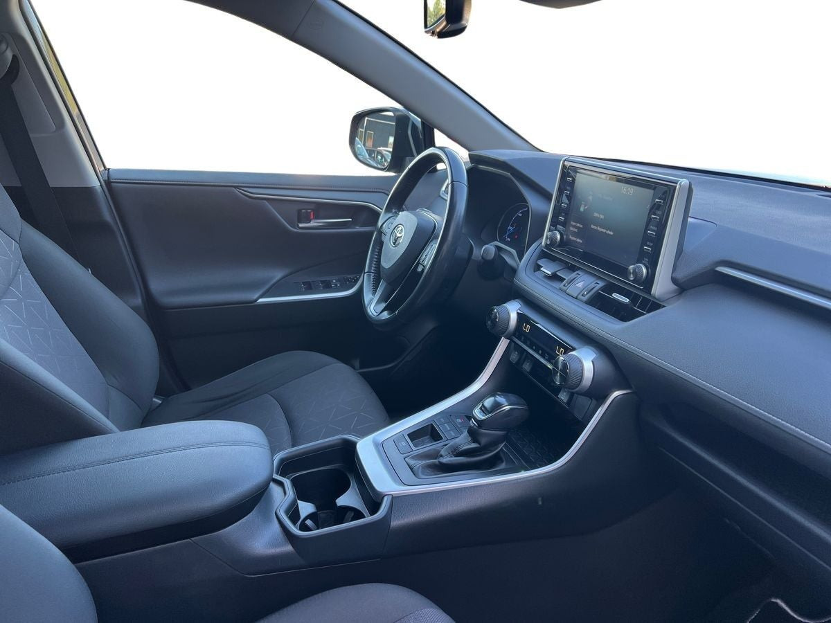 Grå Toyota RAV4 fra 2020