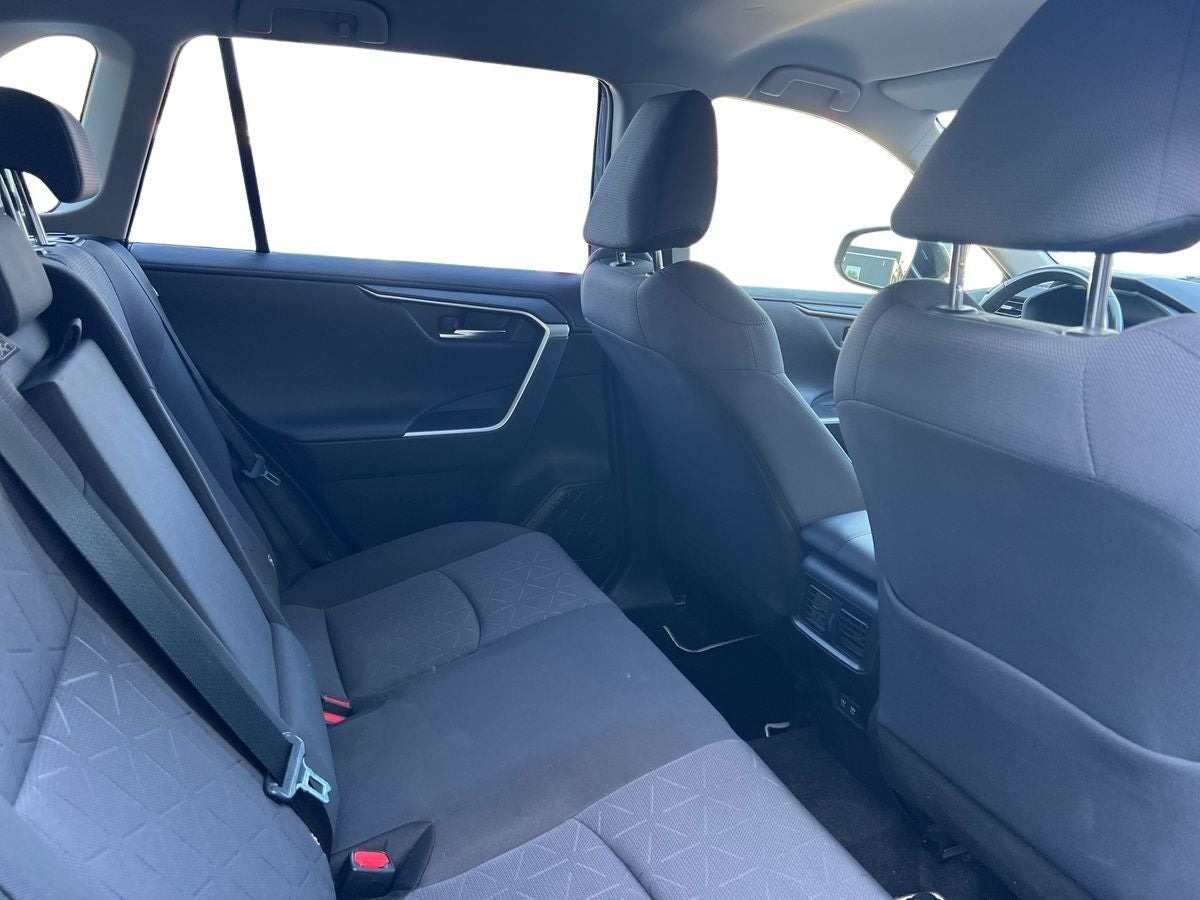 Grå Toyota RAV4 fra 2020
