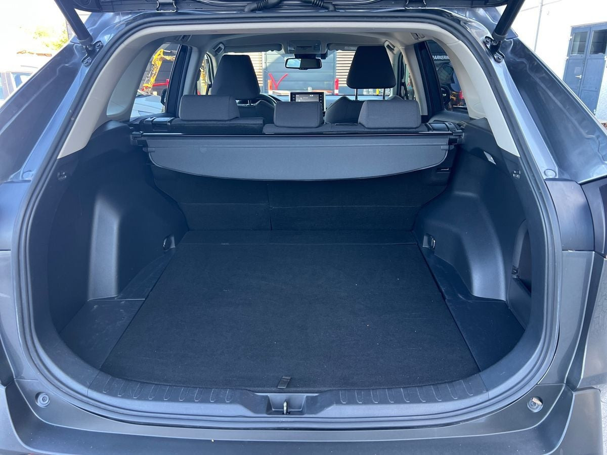 Grå Toyota RAV4 fra 2020