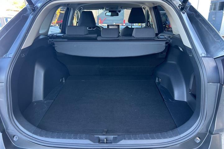 Grå Toyota RAV4 fra 2020